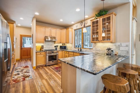 Kitchen - Lupine Chalet - Frisco Vacation Rental
