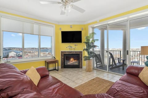 Beautiful views of the Ocean and the bay in the living room