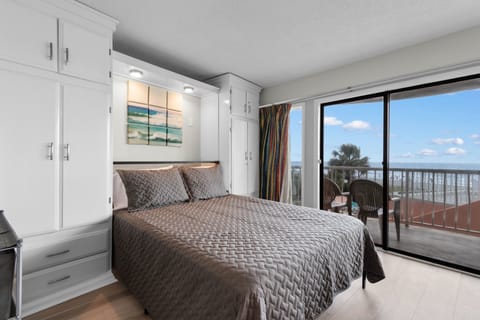 Come enjoy a classic stay at the great St Clements Condos!