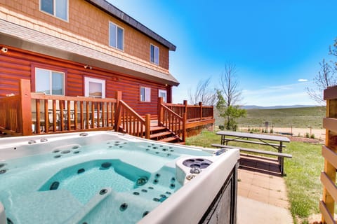 Garden City Vacation Rental | 3BR | 3BA | 1,870 Sq Ft | Stairs Required