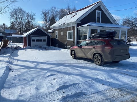 Space for multi-vehicle parking & trailers
