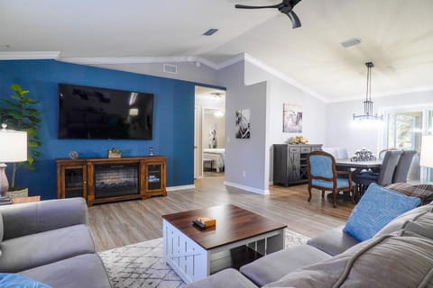 Nice and cozy living room