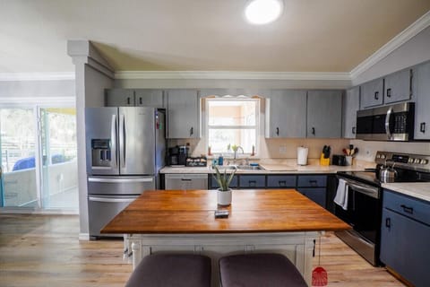 Fully equipped kitchen