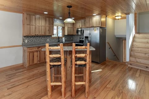 Modern and open kitchen floor plan.