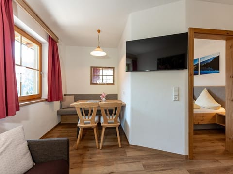 Vacation apartment Sonnenschein or Morgengruß - with half board - Irxnerhof - Urlaub am Farm Stay in Schladming