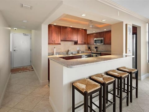 Kitchen Breakfast Bar