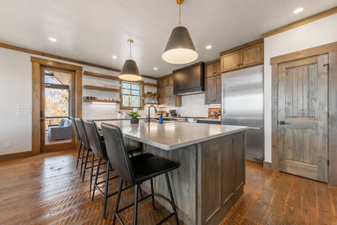 Blue Run - Kitchen Island