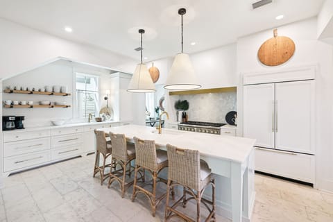 Spacious & Well Equipped Chef's Kitchen