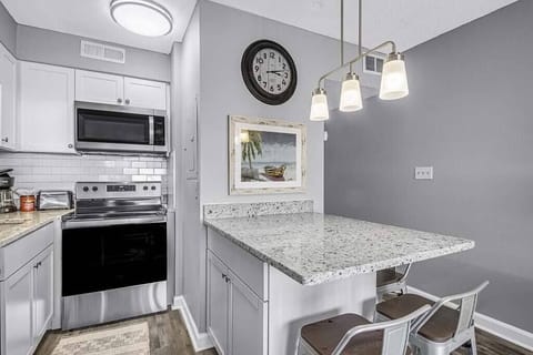 Kitchen with Island Seating