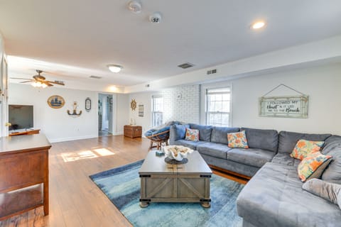 Colonial Beach Vacation Rental | 4BR | 3BA | 2 Steps to Enter | 1,300 Sq Ft