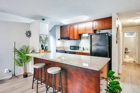 Kitchen | Cooking Basics | Dishware & Flatware | Trash Bags | Paper Towels