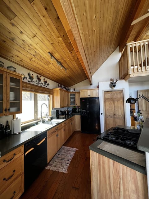 695e12b4-8bca-4c72-a889-7c0040d16d10