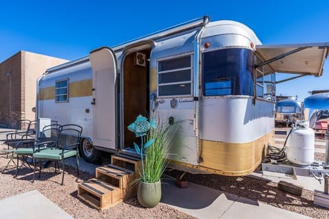 "They sure don't make them like they used to" This 1968 Silverstreak is a beauty!