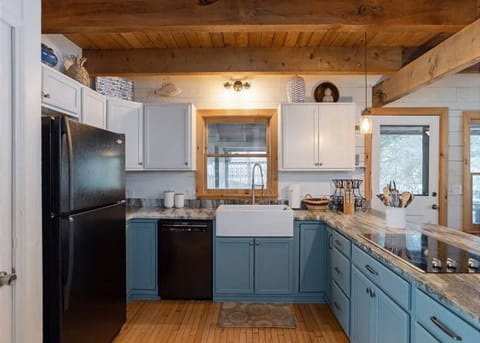 The kitchen is fully equipped with everything you need to cook during your stay.  We like to say the restaurant here has the best view in the state.