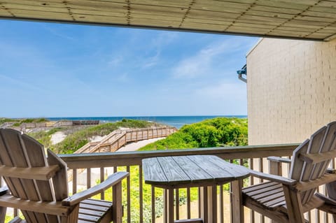 QA4: Coastal Comfort | TL Bedroom 3- Private Balcony