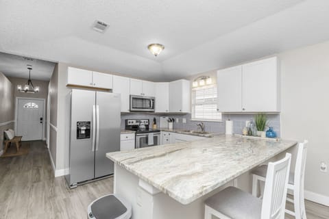 Full kitchen where you can cook meals with all amenities.