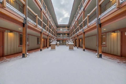 Enjoy a relaxing stay at this townhome in the Bear Hollow community near Olympic Park where you will enjoy a great combo of location, amenities, and comfort.