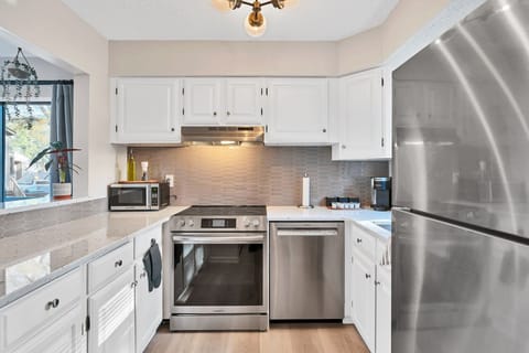 Gorgeous, newly renovated kitchen with high end appliances, purchased in 2024