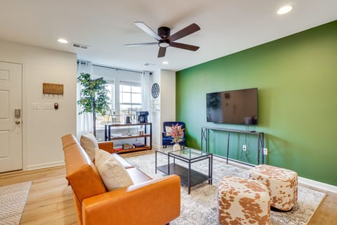 Living Room | Free WiFi | Smart TV | Central A/C & Heating | Workout Area