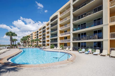 Swimming pool deck