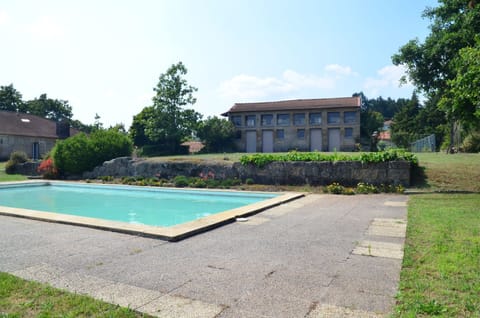 Big outdoor pool for great moments in the sun with family and friends! #pool #outdoors