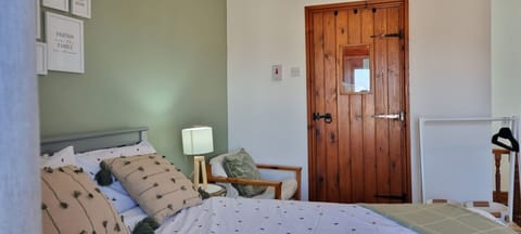 bedroom with double bed