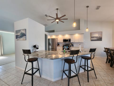 Kitchen bar with seating for 3