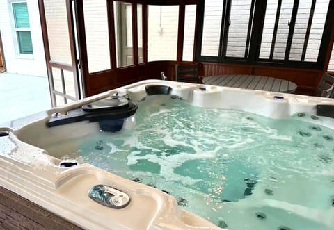 The perfect spot to relax—immerse yourself in the hot tub’s soothing waters.
Note: there will be a separated fee for the hot tub, please inquire about it before check in 24h