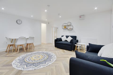 Living Room / Lounge