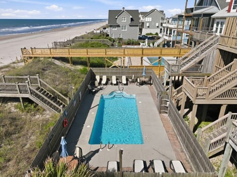 Oceanfront with Pool