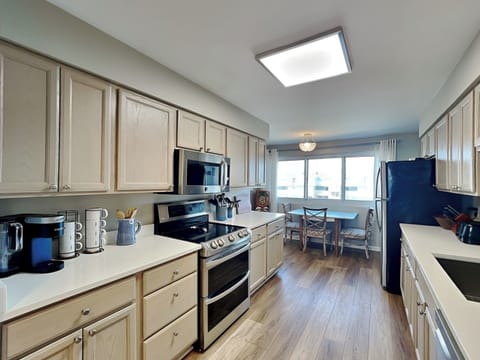 Fully Equipped Kitchen with Stainless Steel Appliances - First Floor