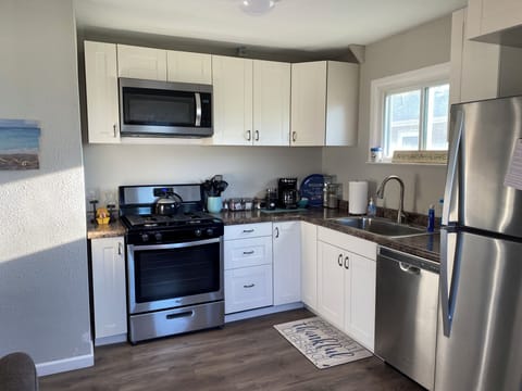 Coffee, tea, and light snacks are provided for our guests!