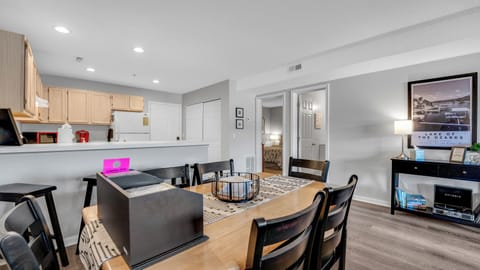 Room for 6 at kitchen table for meals, cards and games :)