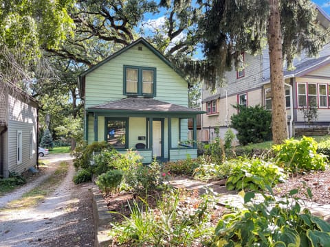 Sit on the porch and stay awhile.