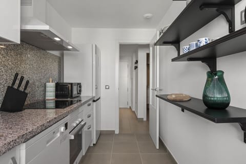 1ddd5983-ef67-42b6-afc1-a85244d808f3