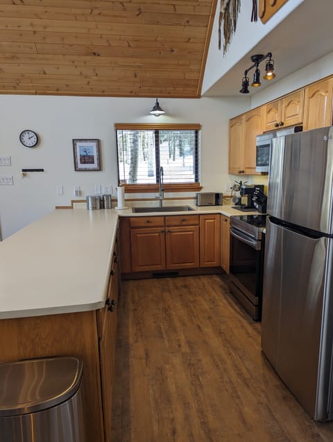 Kitchen - Main Floor