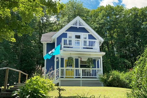 1930 Victorian Style Cottage