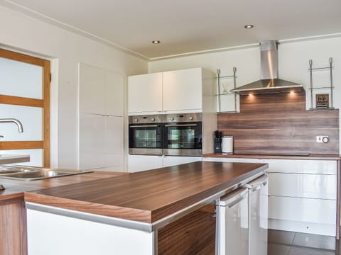 Kitchen | Belvedere, Wimborne