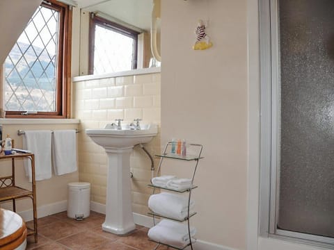 Bathroom | Rowantree Cottage, Arrochar