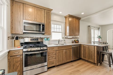Great kitchen with tons of cabinets and all the things you may need 