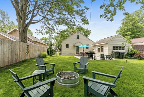 backyard firepit  fenced in yard too for the the fur baby 