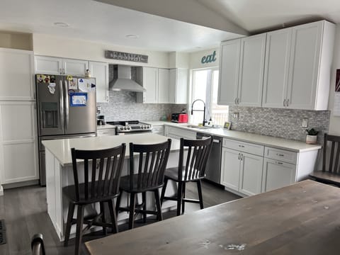 Spacious Fully Stocked Kitchen