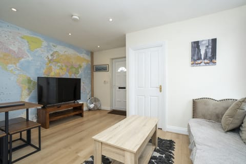 Living Room / Lounge