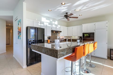 Kitchen | Dishwasher | Wall Oven | Breakfast Bar