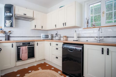 Milan Cottage - 2 Bedroom Cottage - Port Eynon (4255)