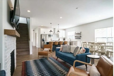 Living room open to the kitchen and dinner groom