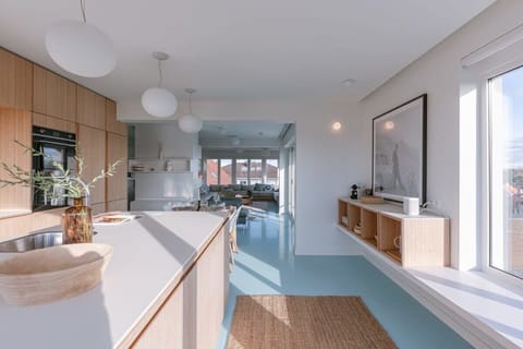 Modern kitchen and dining area designed for comfort and style 💙✨