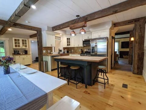 Farmhouse Style Kitchen with all the Modern Amenities