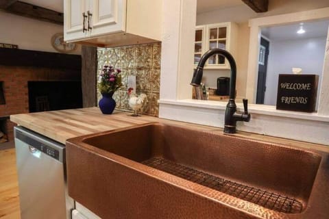 Farmhouse Style Kitchen with all the Modern Amenities