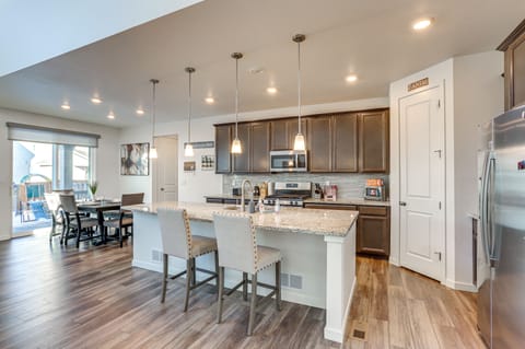 Kitchen | Cooking Basics | Toaster | Dishwasher | Instant Coffee | 1st Floor